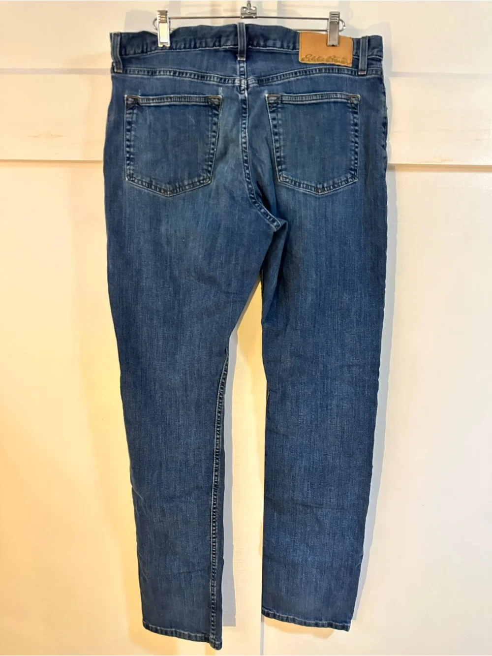 Eddie Bauer Men’s 34x34 Straight Leg Stretch Jeans Medium Wash Blue Denim
